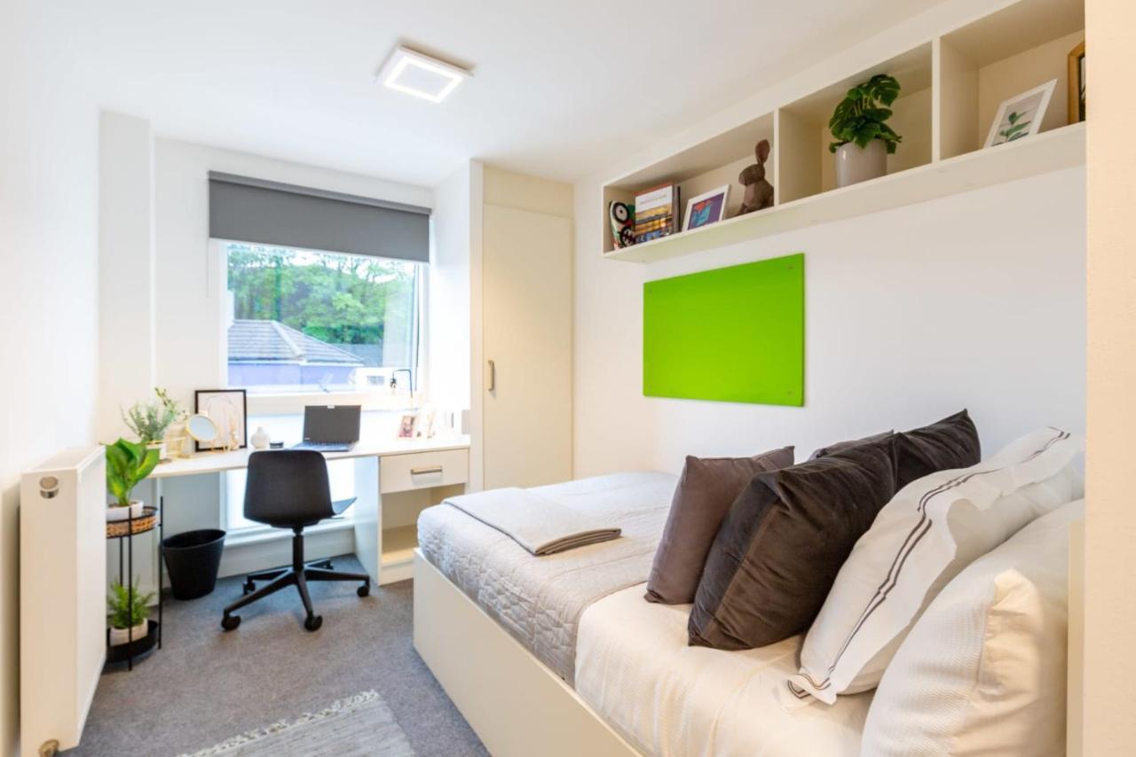 Ensuite Bedrooms With Shared Kitchen At Hollingbury House In Brighton Bagian luar foto